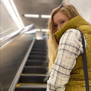 Meet your Posher, Alexandra